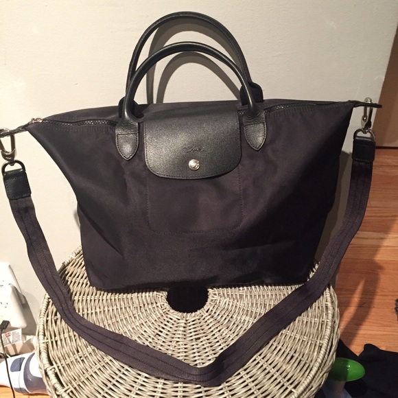 Longchamp Le Pliage Neo Medium w Strap (Black) Longchamp Le Pliage Neo Medium w Strap (Black)